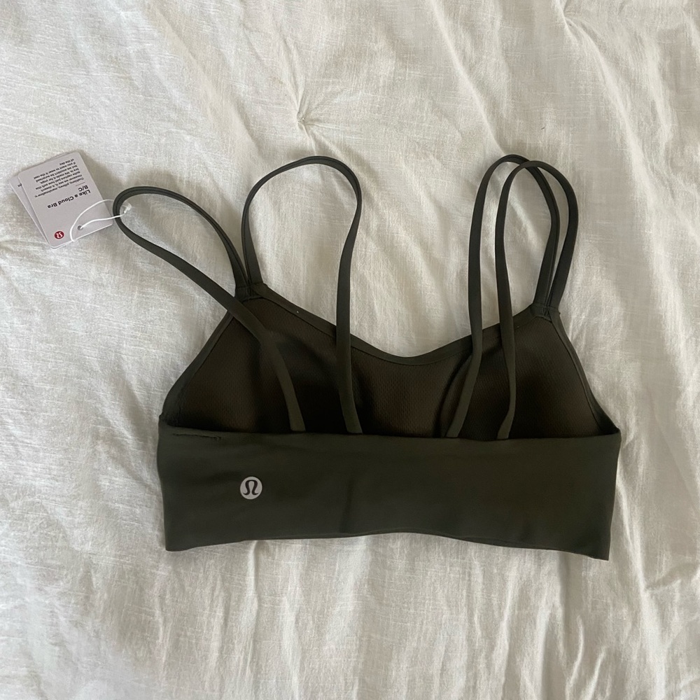 Lululemon like a cloud sports bra size 6